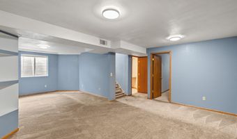 5423 Norris St, Ames, IA 50014