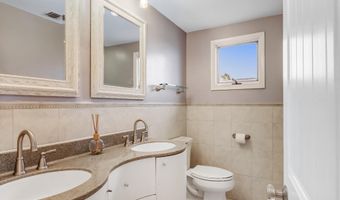 4 E 20TH St, Barnegat Light, NJ 08006