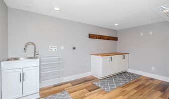 305 NE 54th St, Ankeny, IA 50021