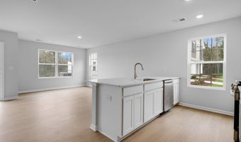 1062 C Dominy Ct, Camden, SC 29020