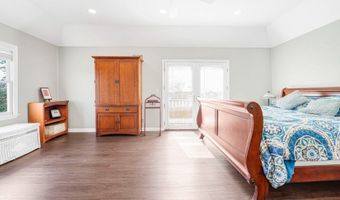 35 Rosenbrook Dr, Bayonne, NJ 07035