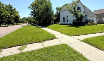 926 6th Ave, Brookings, SD 57006