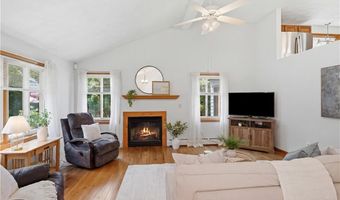 401 Gondola Ave, Jamestown, RI 02835