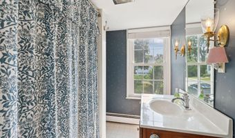 26 Grove St, Bath, ME 04530