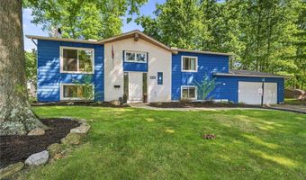 825 Valley Dr, Amherst, OH 44001