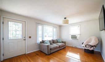 34 Dearborn Dr, East Providence, RI 02915