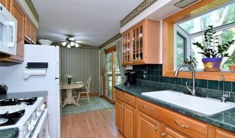 594 Terra Ln, Amherst, OH 44001