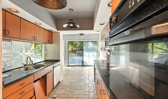 615 Glen Eden Ct, Aurora, OH 44202