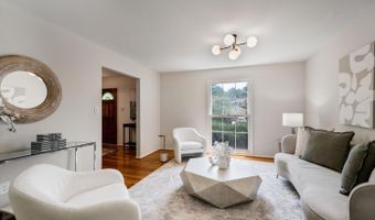 11124 HUNT CLUB Dr, Potomac, MD 20854