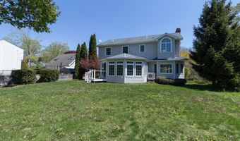9 Howd Ave, Branford, CT 06405
