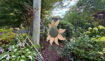 209 Skunk Hill Rd, Hopkinton, RI 02832