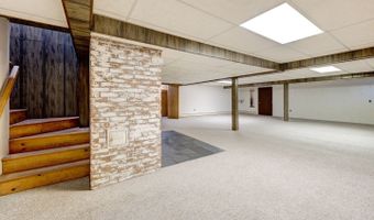 136 Juniper Ln, Berlin, CT 06037