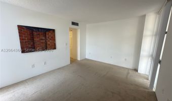 3675 N Country Club Dr 109, Aventura, FL 33180