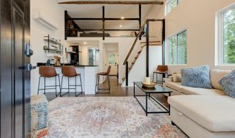 576 Pine Grove Rd, Beattyville, KY 41311