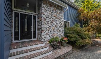 7 Cormorant Dr, Middletown, NJ 07748