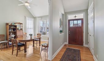 40418 N South Newport Dr, Antioch, IL 60002