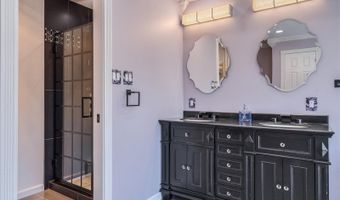 11 Macintosh Dr, Andover, NJ 07848