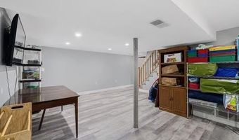 59 King Phillip Dr, North Kingstown, RI 02852