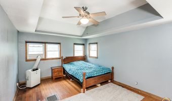 509 NW 5th St, Abilene, KS 67410