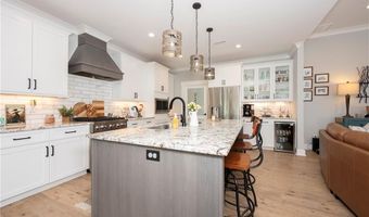 107 Meeting House Ln, Advance, NC 27006
