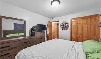 651 Randall Dr, Anoka, MN 55303