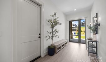 318 Avery Trail Dr, Arden, NC 28704