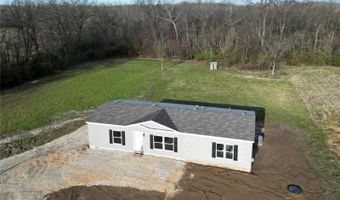 121 Sycamore Creek Dr, Winfield, MO 63389
