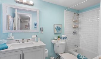 132 Hoffman Ave 116, Cranston, RI 02920