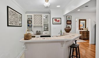 514 Sunset Dr, Bay St. Louis, MS 39520