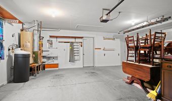 1107 Ashwood Dr, Auburn, IN 46706