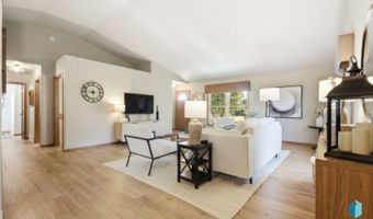 501 N Pasque Flower Trl, Brandon, SD 57005