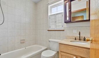 87 Cottage St, Bayonne, NJ 07002