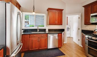 611 W Whiting Ln, Arlington Heights, IL 60004