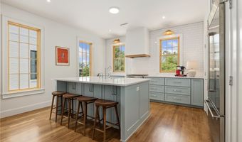 349 SE 4th St, Bentonville, AR 72712