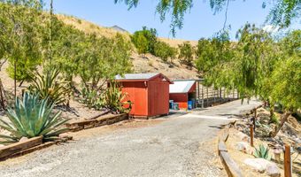 13602 Sego Rd, Agua Dulce, CA 91390