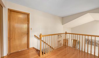 39911 Golf Ln, Antioch, IL 60002