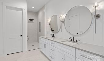 324 Avery Trail Dr 26, Arden, NC 28704