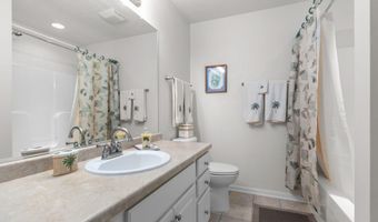 2215 E TUSCANY Way 62, Appleton, WI 54913