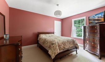 1 CARMEN Dr, Cape May Court House, NJ 08210