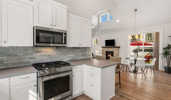 19749 SW River Camp Ln, Bend, OR 97702