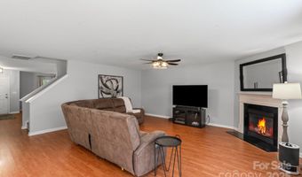 3902 Larkhaven Village Dr, Charlotte, NC 28215
