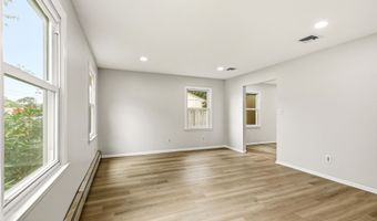 829 Mizzen Ave, Beachwood, NJ 08722