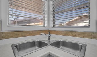 1205 N Chalmers St, Altus, OK 73521