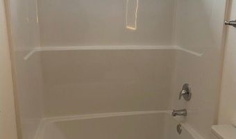 443 S 43RD St, Springfield, OR 97478