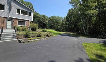 92 Chester Tpke 1St Floor, Auburn, NH 03032