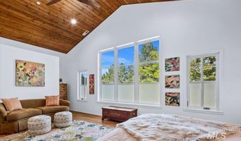 2921 N Arran Ct, Boise, ID 83702
