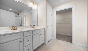160 Eagle Cir, Amherst, OH 44001