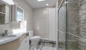 10 Macy Dr, Hewlett Bay Park, NY 11557