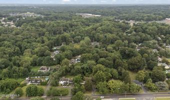 13 Swartzel Dr, Middletown, NJ 07748