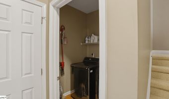 191 Gossamer Dr, Boiling Springs, SC 29316